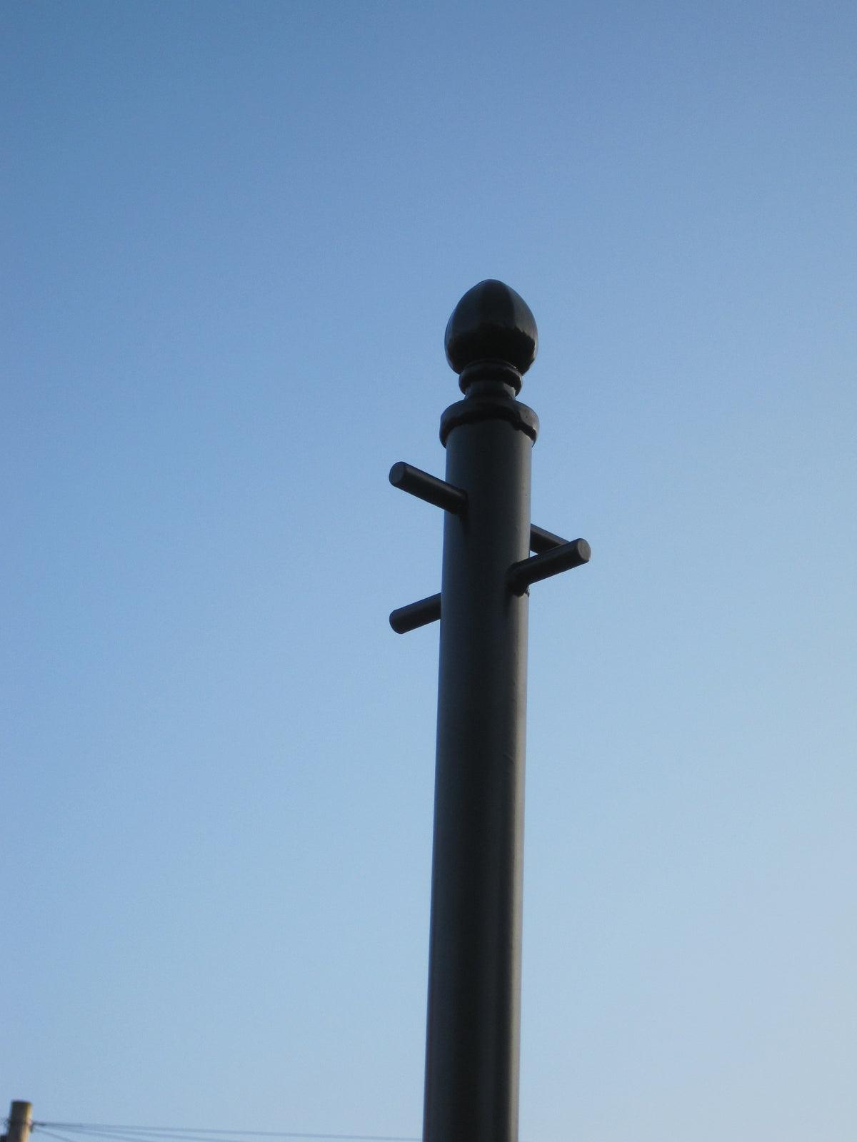 Washing line pole installed in a UK garden – The Birth of The Washing Line Pole Company