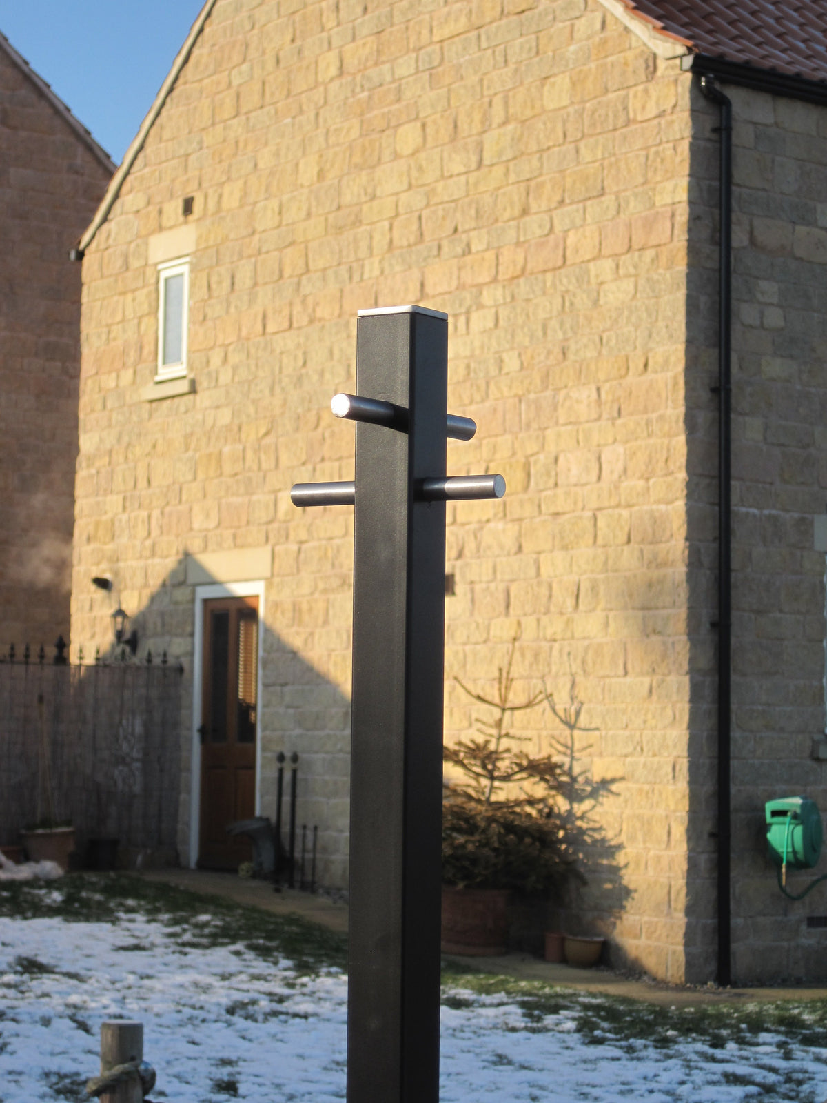 Square black steel washing line post made in Sheffield – Choosing a washing line pole