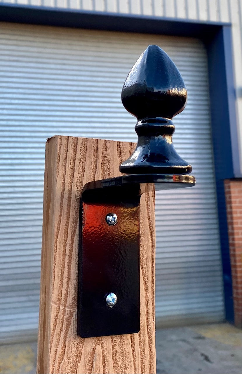 Wall bracket for a washing line post