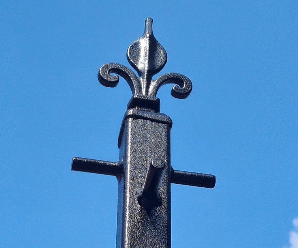 Fleur-de-Lys washing line post powder-coated in black